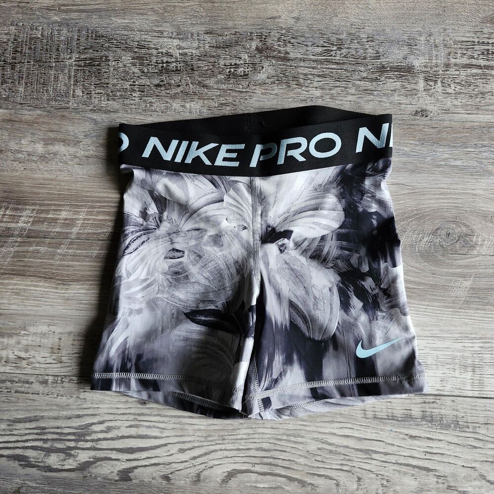 (S) Nike pro shorts